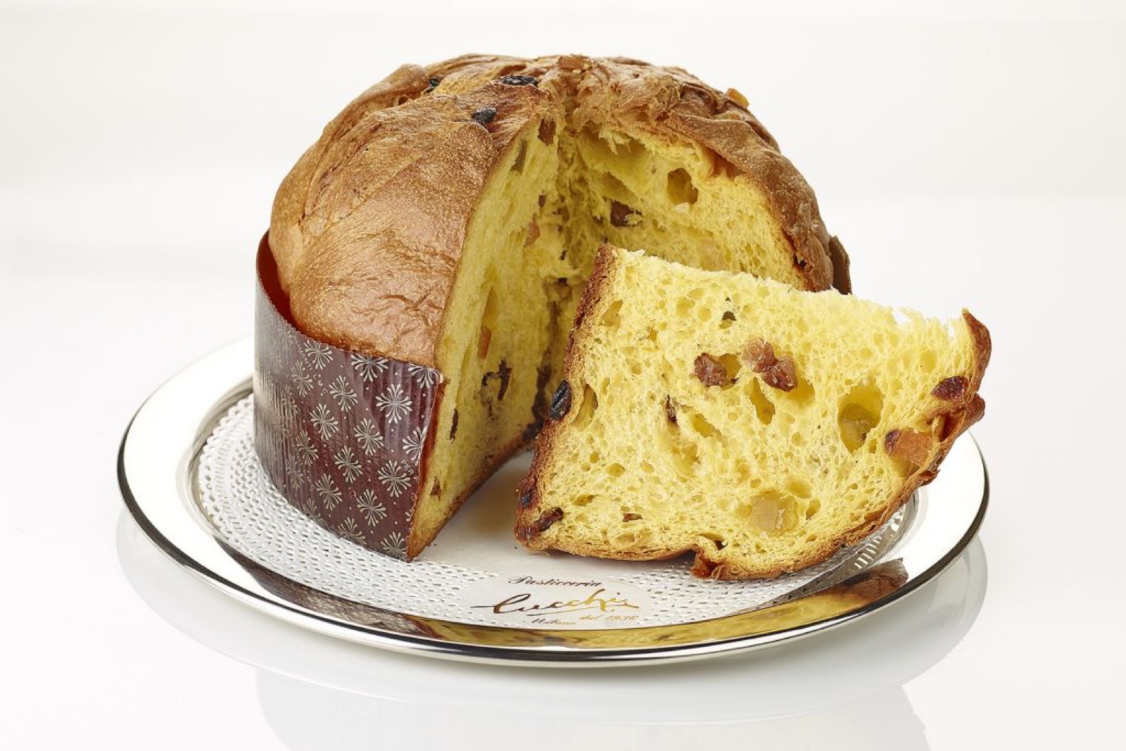 Panettone artigianale con carta regalo aziendale
